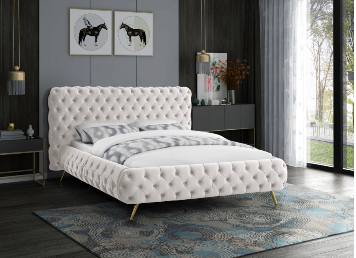 Queen Delano Velvet Bed