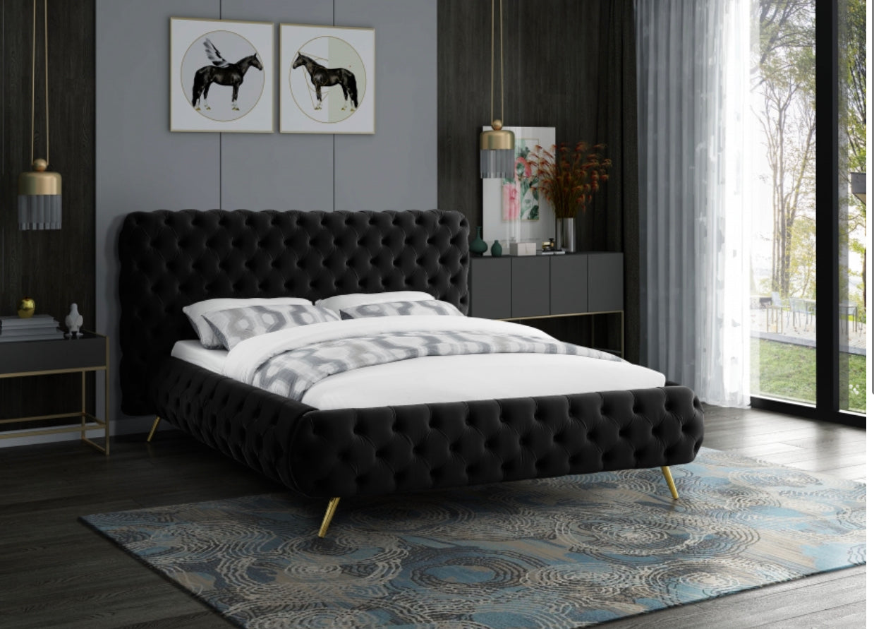 Queen Delano Velvet Bed
