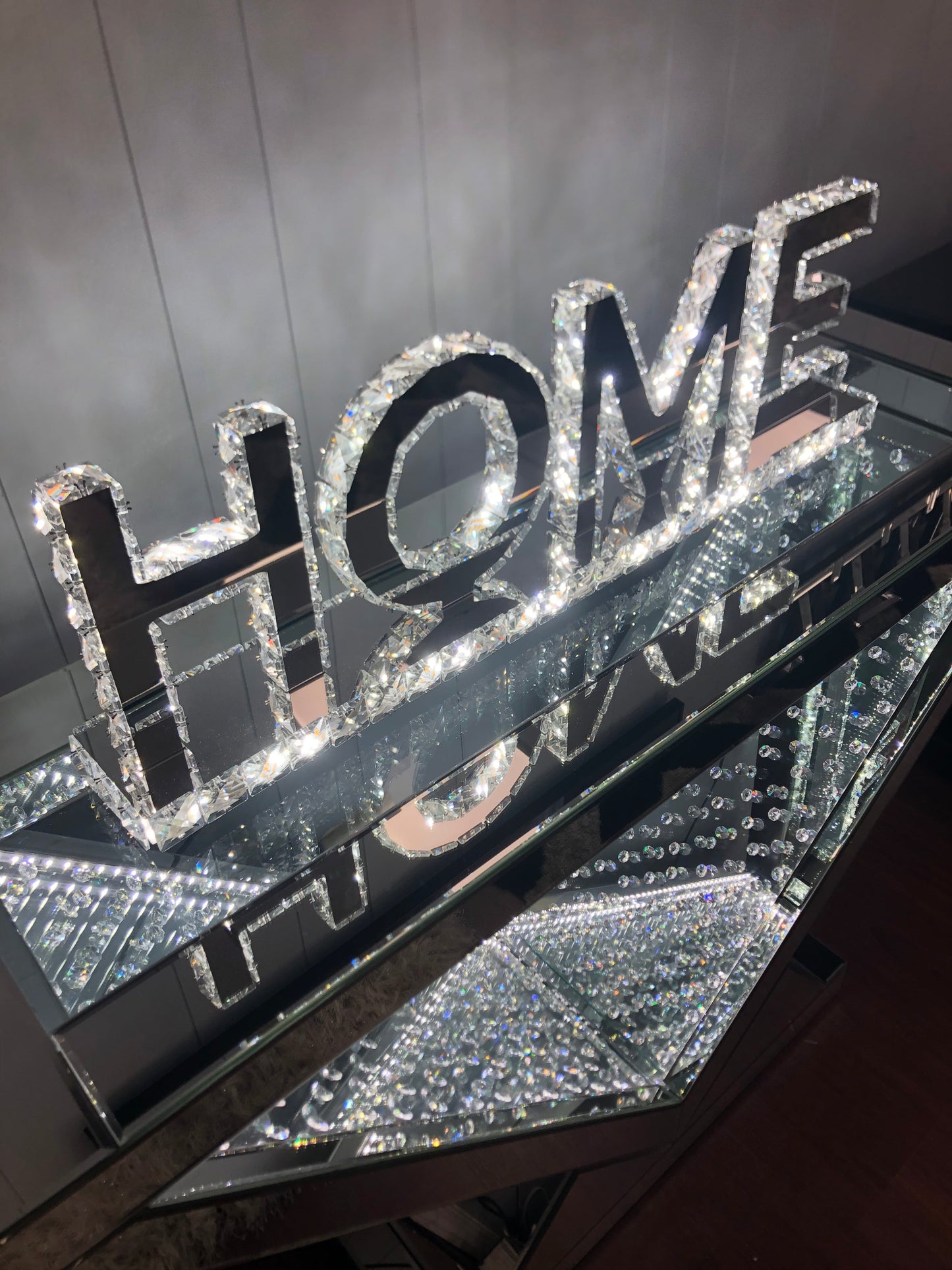 GLAM HOME LED CENTER PIECE LAMP