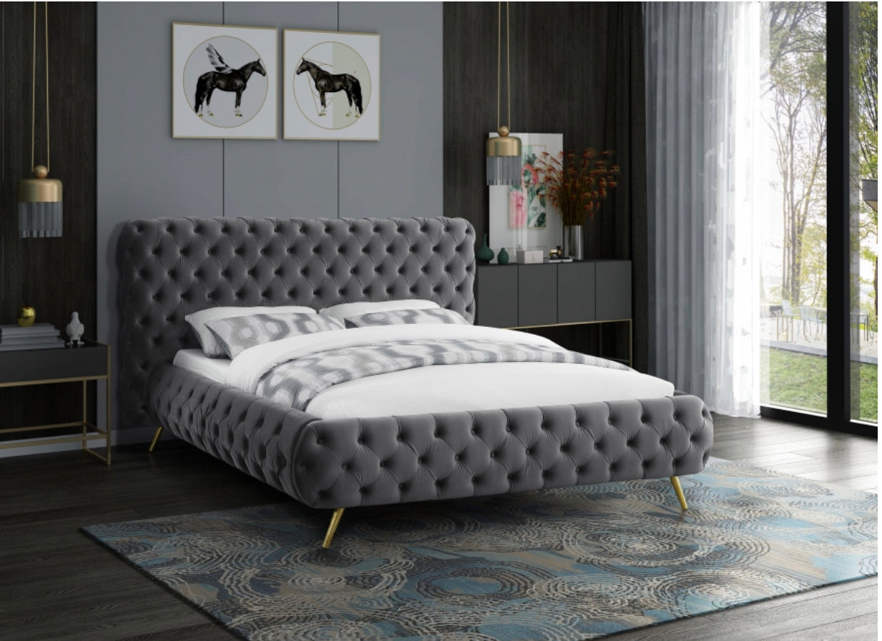 Queen Delano Velvet Bed