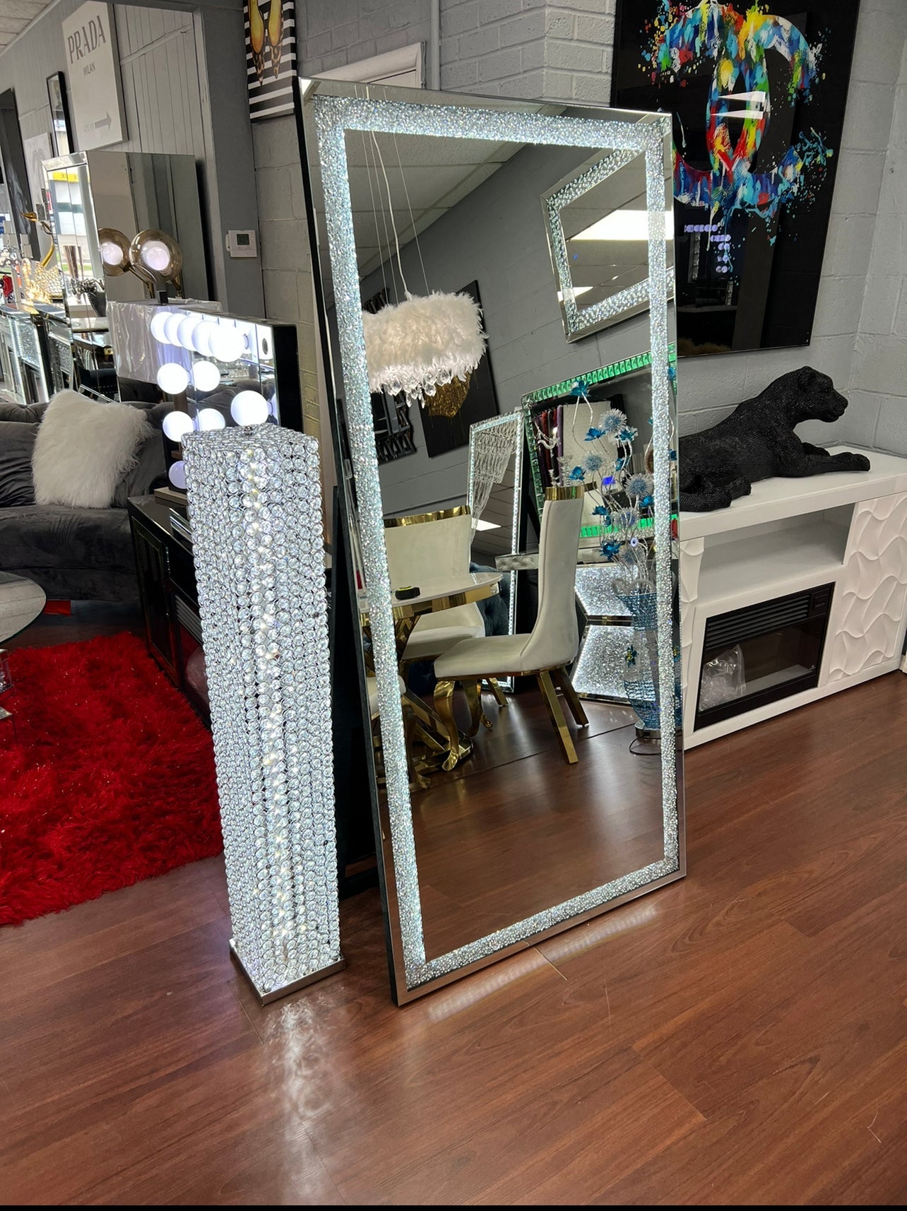 Hollywood Diamond Stand Up Mirror